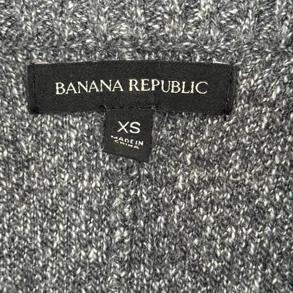 BANANA REPUBLIC WOMEN’S CARDIGAN SWEATER SIZE XS - Picture 3 of 3